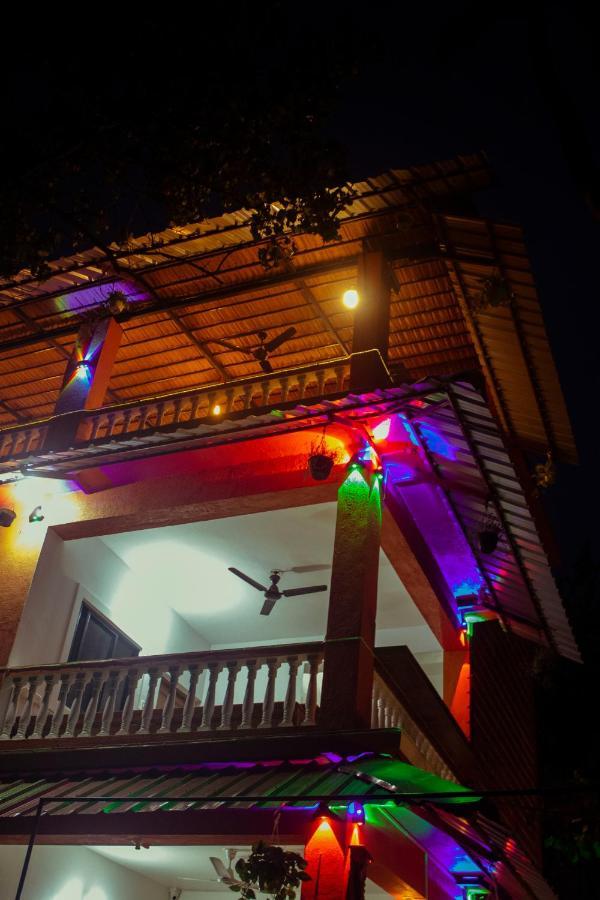 Bonds Hostel Candolim Buitenkant foto