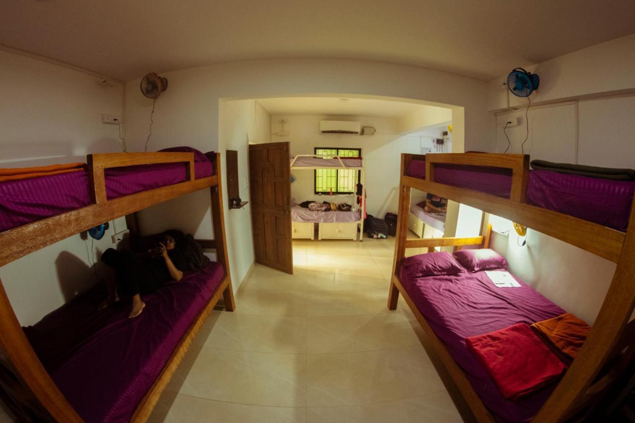 Bonds Hostel Candolim Buitenkant foto
